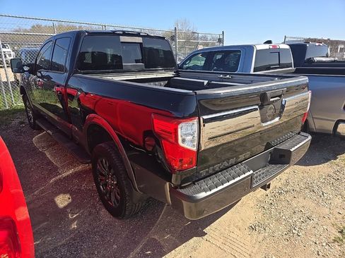 Used 2018 Nissan Titan Platinum Reserve w/ Platinum Utility Package image 2