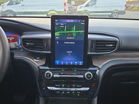 Used 2022 Ford Explorer Platinum w/ Equipment Group 601A image 19