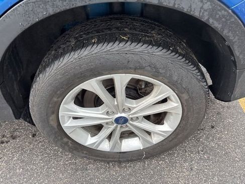 Used 2019 Ford Escape SEL image 12