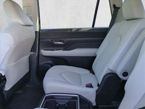 New 2026 Toyota Grand Highlander AWD image 15