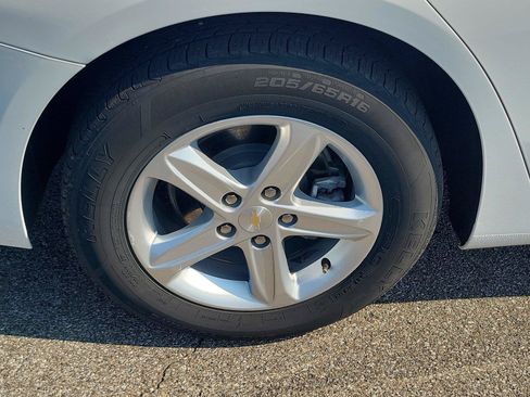 Used 2024 Chevrolet Malibu LT FWD image 5