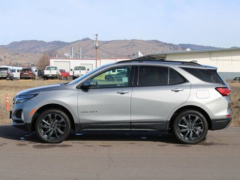 Used 2023 Chevrolet Equinox RS w/ RS Leather Package AWD/4WD image 3