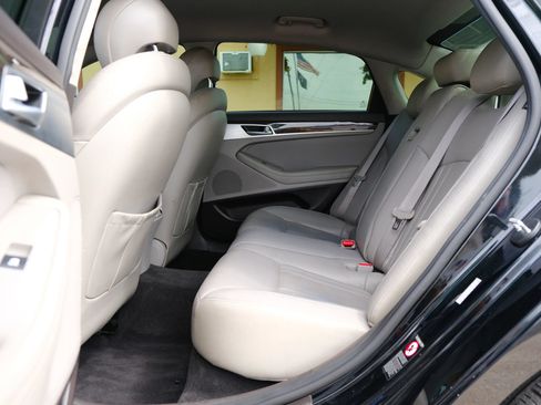 Used 2015 Hyundai Genesis 3.8 RWD image 12