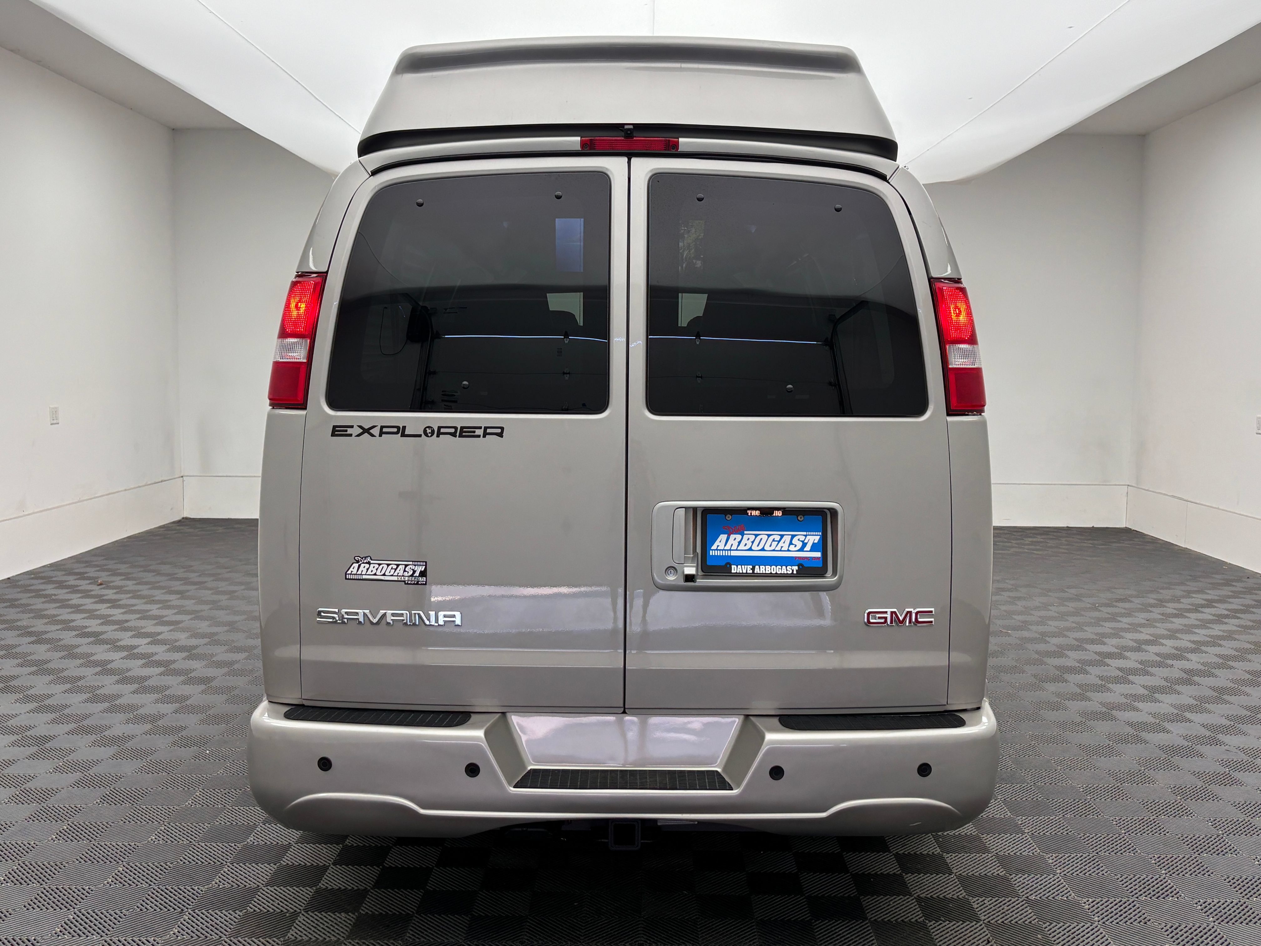 New 2026 GMC Savana 2500 w/ Driver Convenience Package RWD image 9