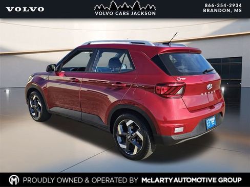 Used 2024 Hyundai Venue SEL image 6