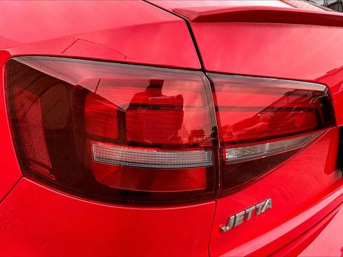 Used 2016 Volkswagen Jetta Sport w/ Lighting Package image 27