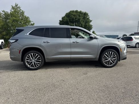 New 2026 Buick Enclave Avenir w/ Super Cruise Package FWD image 7