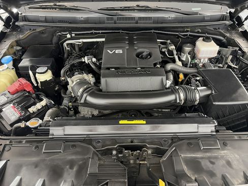 Used 2022 Nissan Frontier SV w/ Technology Package AWD/4WD image 11