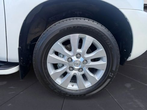 Used 2020 Toyota Sequoia Platinum image 34