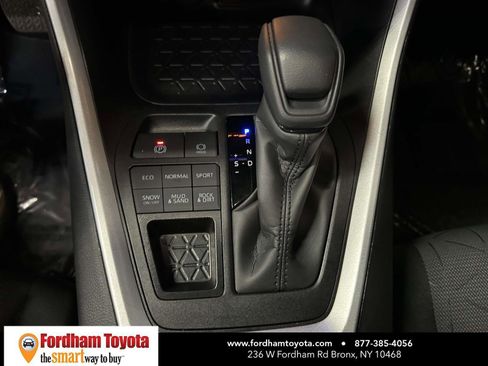 Used 2025 Toyota RAV4 XLE image 27