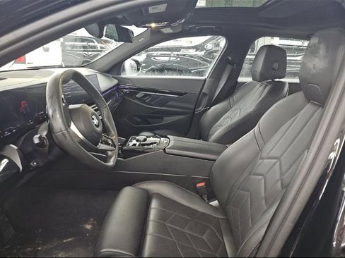 Used 2024 BMW 530i RWD image 2