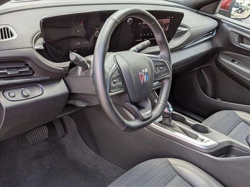 Used 2024 Buick Envista Preferred w/ Convenience I Package FWD image 9