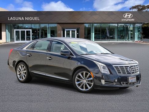 Used 2013 Cadillac XTS Luxury image 1