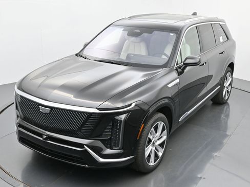 New 2026 Cadillac Vistiq Luxury w/ LPO, Floor Liner Package image 23