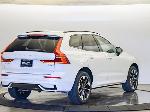New 2026 Volvo XC60 T8 Plus w/ Protection Package Premier AWD/4WD image 5