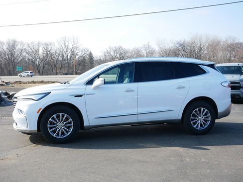 Used 2023 Buick Enclave Essence AWD/4WD image 6