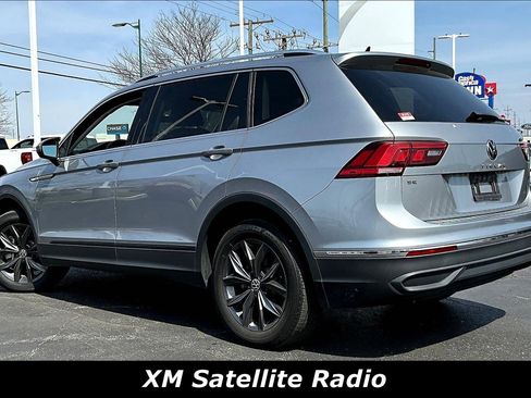 Used 2023 Volkswagen Tiguan SE image 3