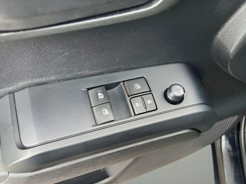 Certified 2022 Toyota Tacoma SR RWD image 9