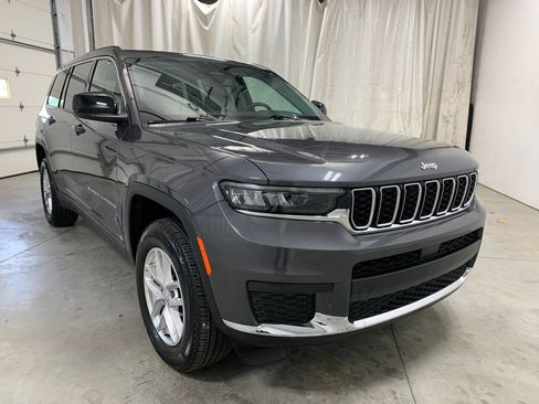 Used 2024 Jeep Grand Cherokee L Laredo AWD/4WD image 2