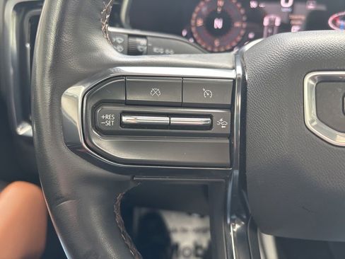 Certified 2024 GMC Canyon AT4 w/ AT4 Premium Package AWD/4WD image 21