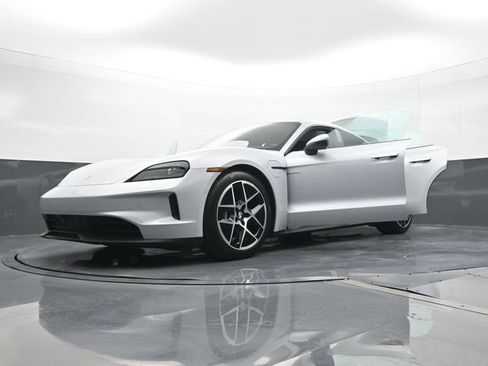 Used 2025 Porsche Taycan RWD image 32