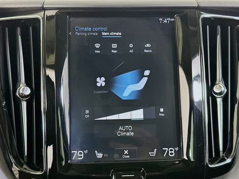 Used 2020 Volvo XC60 T5 Momentum w/ Protection Package Premier FWD image 24