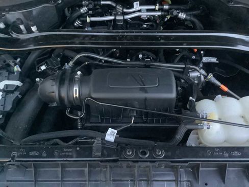 Used 2024 Ford Explorer Limited image 8