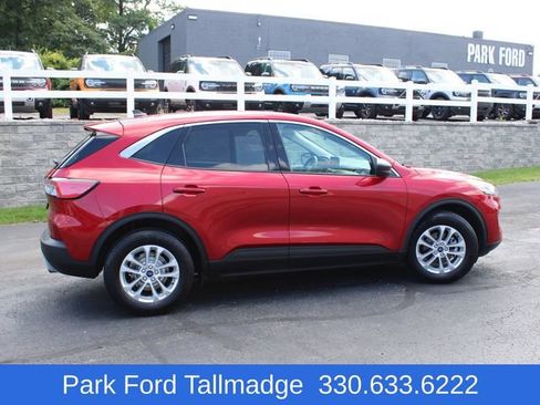 Used 2022 Ford Escape SE w/ Cold Weather Package FWD image 8