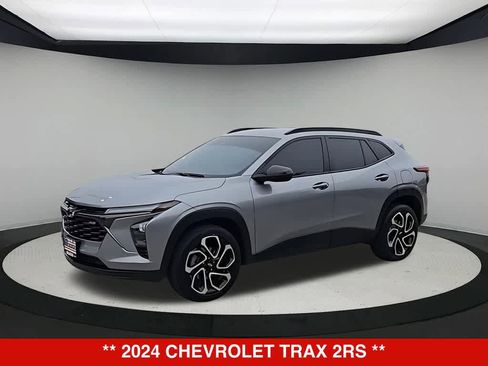 Used 2024 Chevrolet Trax RS FWD image 4