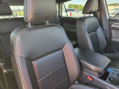 Used 2023 Volkswagen Atlas Cross Sport SEL R-Line image 31