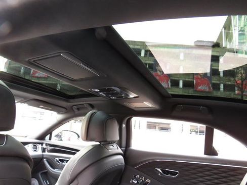 Used 2023 Bentley Flying Spur W12 image 24