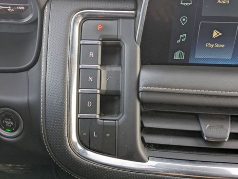 Used 2023 Chevrolet Suburban Premier image 26