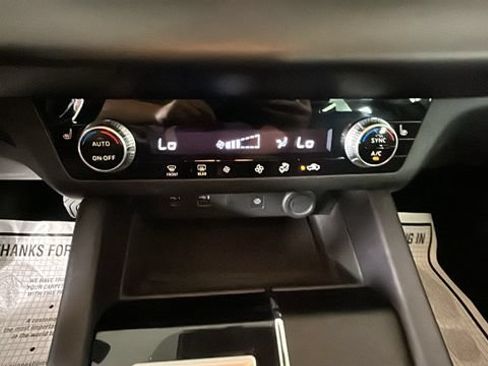 Used 2023 Mitsubishi Outlander SE FWD image 22