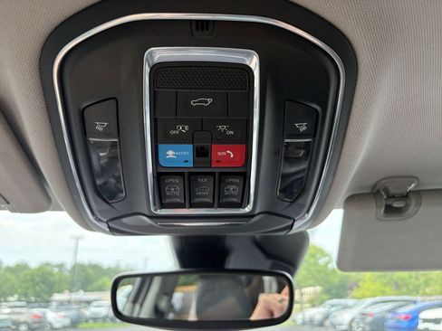 Used 2024 Jeep Grand Cherokee Limited 4xe AWD/4WD image 28