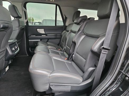 Used 2025 Ford Expedition Active AWD/4WD image 45