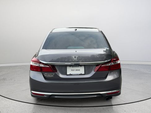 Used 2017 Honda Accord EX-L image 7