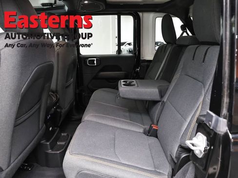 Used 2025 Jeep Wrangler Unlimited Sahara AWD/4WD image 22