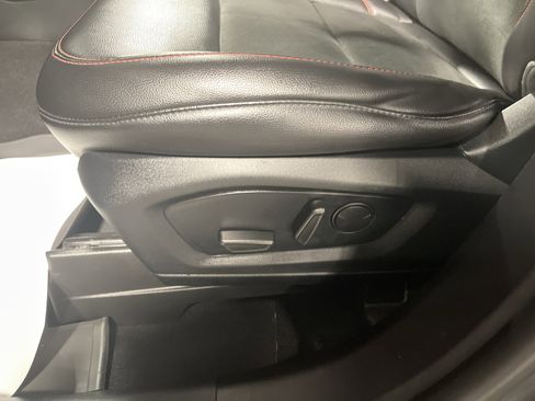 Used 2022 Ford Explorer ST-Line image 10