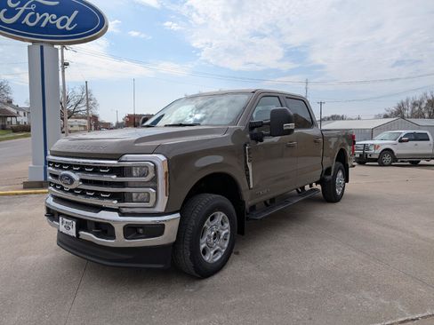 New 2026 Ford F250 XLT w/ XLT Premium Package AWD/4WD image 2