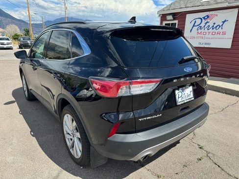 Used 2022 Ford Escape Titanium w/ Titanium Elite Package AWD/4WD image 3