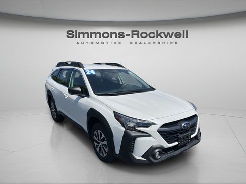 Used 2024 Subaru Outback AWD/4WD image 7