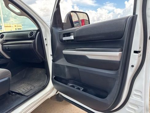 Used 2016 Toyota Tundra SR5 w/ SR5 Upgrade Package image 23