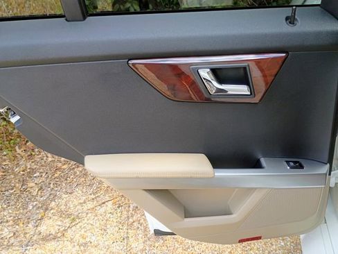 Used 2010 Mercedes-Benz GLK 350 2WD image 63