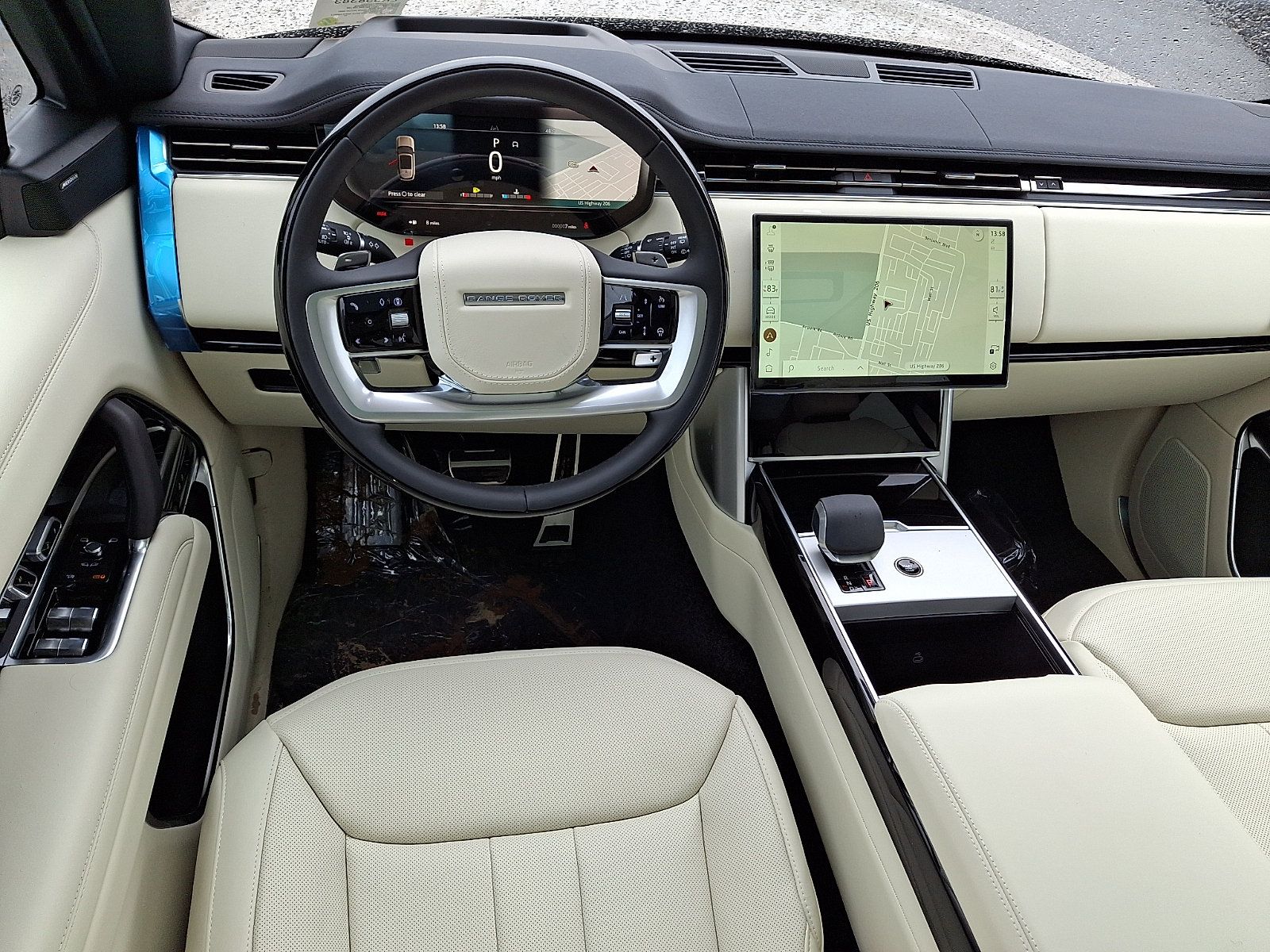 New 2026 Land Rover Range Rover Long Wheelbase SE AWD/4WD image 8