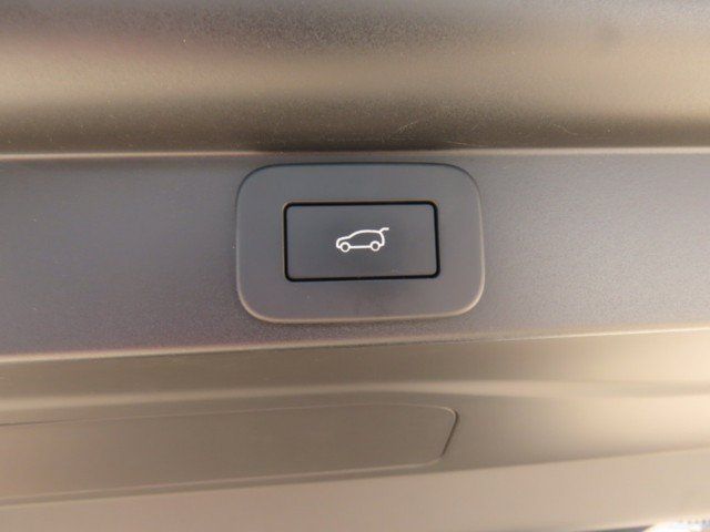 Used 2024 Land Rover Range Rover SE AWD/4WD image 13