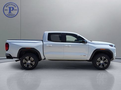 Used 2023 GMC Canyon AT4 w/ AT4 Premium Package AWD/4WD image 8