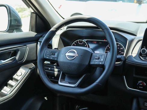 Used 2026 Nissan Rogue SV FWD image 15