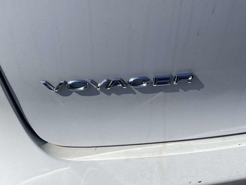 Used 2023 Chrysler Voyager LX FWD image 12