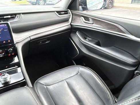 Used 2021 Jeep Grand Cherokee L Limited image 39