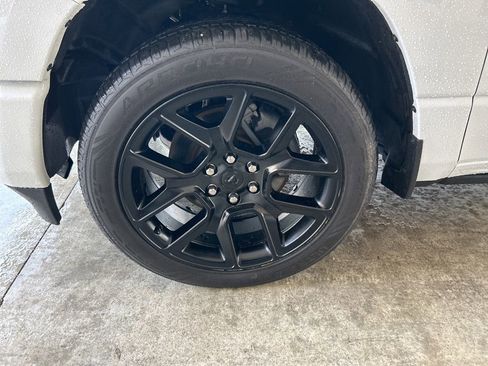 Used 2023 RAM 1500 Laramie image 13